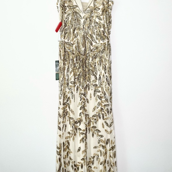 NWT Mac Duggal Embellished Leaf Evening Gown Nude Gold - Picture 7 of 7